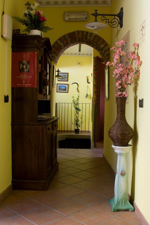 Arco Dei Nobili Bed & Breakfast Monforte dʼAlba Dış mekan fotoğraf